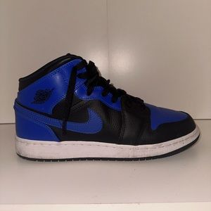 Air Jordan 1 Mids